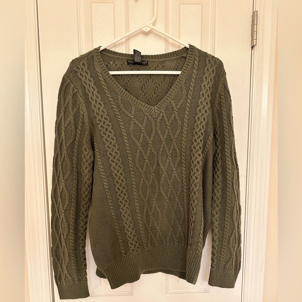 Preswick & Moore Olive V-Neck Sweater